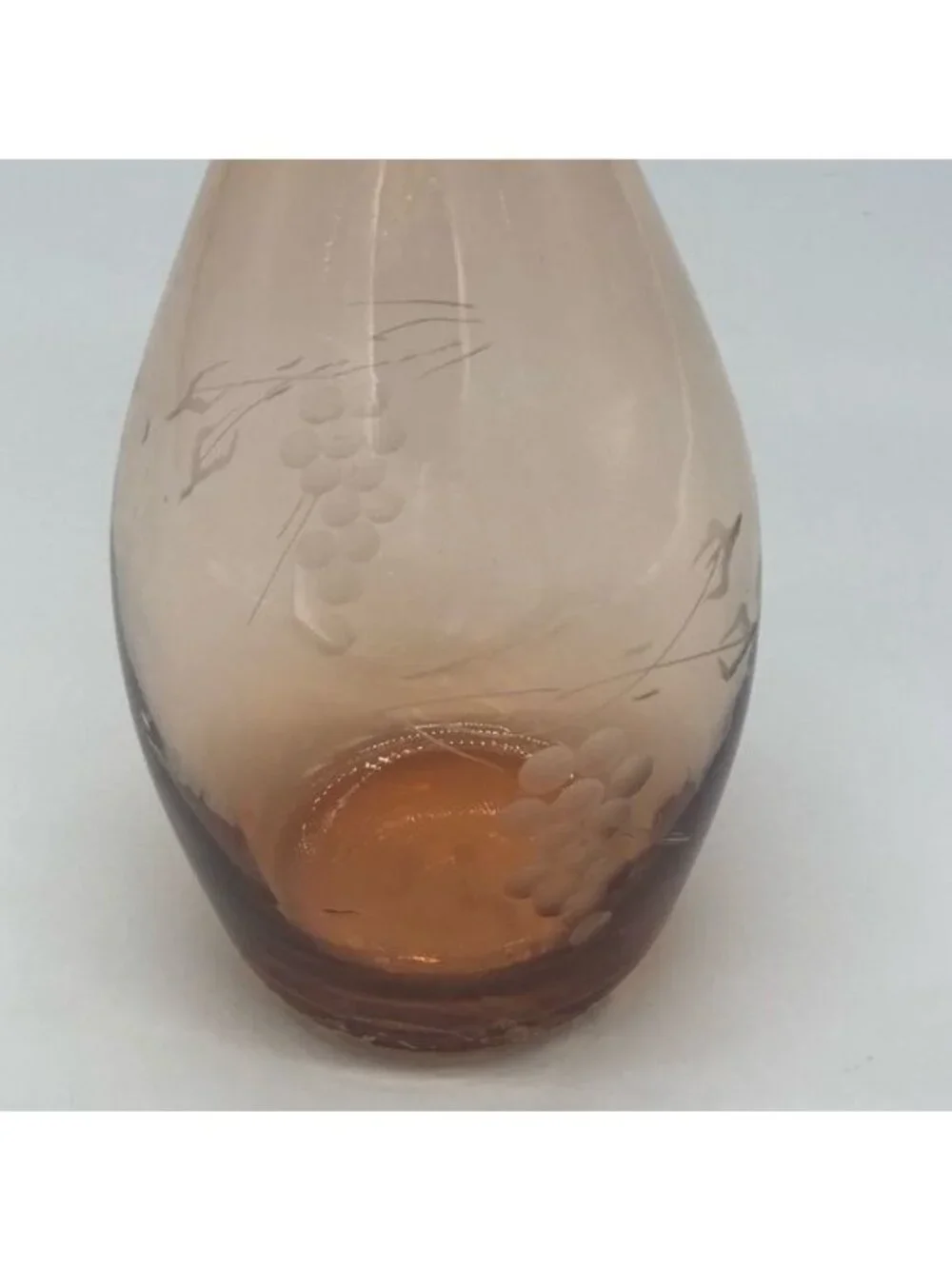 vintage liquid Decator glass vase amber grapes edged 11